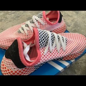 Deerupt Adidas Sneakers Womens